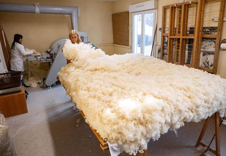 Découvrez notre savoir-faire dans la fabrication et la réfection de matelas.